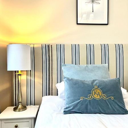 Apartamenty Kamienica Arte 4 Устка Екстериор снимка